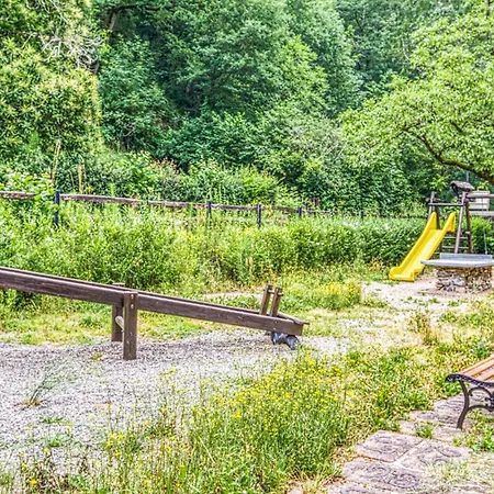 Pet Friendly Stacaravan In En Rouergues Conques-en-Rouergue