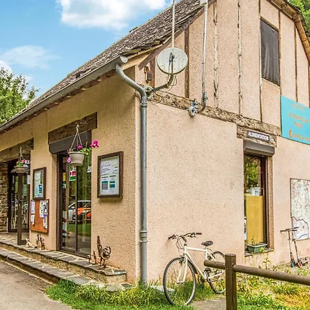 Pet Friendly Stacaravan In En Rouergues Campingplads